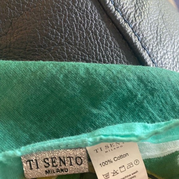 Ti Sento Milano Scarf Purchased in Italy - Picture 4 of 4